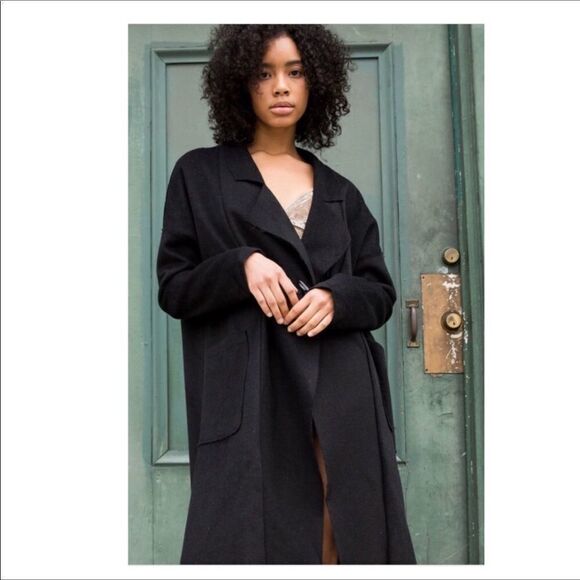 𝅺BLACK Oversized Coat with Toggle Closure - Picture 3 of 8